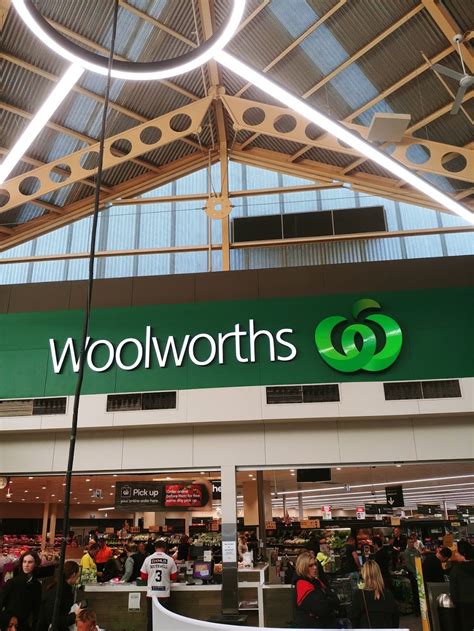 Woolworths Calwell in Calwell, ACT 2905